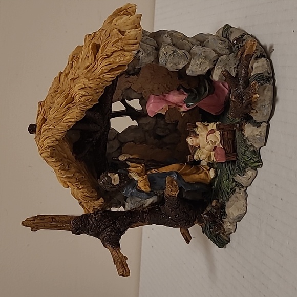 Beautiful Nativity - Picture 2 of 16